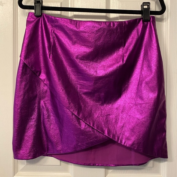 superdown. Revolve. Size X Large. Metallic Purple Skirt. 💜 - Picture 6 of 12